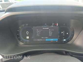2023 Volvo XC40 B5 Core – miniatura 6