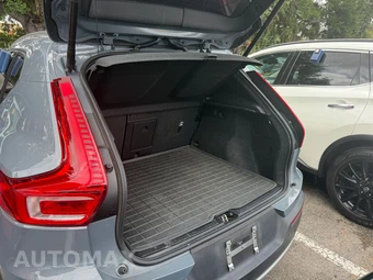 2023 Volvo XC40 B5 Core - miniatura 10