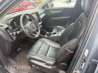 2023 Volvo XC40 B5 Core - miniatura 6