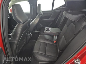 2023 Volvo XC40 B5 Plus Bright Theme – miniatura 13
