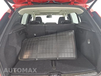 2023 Volvo XC40 B5 Plus Bright Theme – miniatura 16