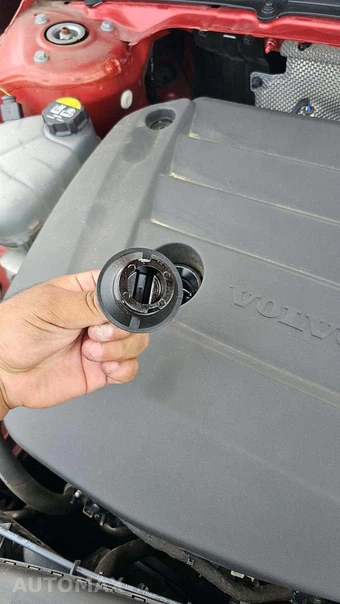 2023 Volvo XC40 B5 Plus Bright Theme – miniatura 17