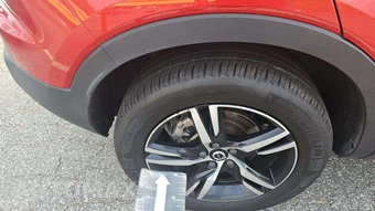 2023 Volvo XC40 B5 Plus Bright Theme – miniatura 24