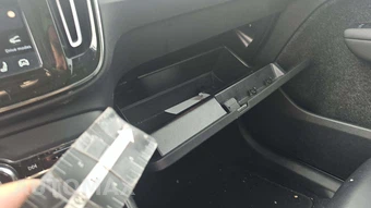 2023 Volvo XC40 B5 Plus Bright Theme – miniatura 28