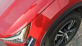 2023 Volvo XC40 B5 Plus Bright Theme – miniatura 29