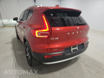 2023 Volvo XC40 B5 Plus Bright Theme – miniatura 6