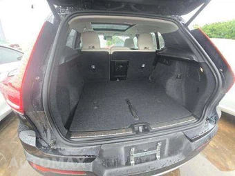 2023 Volvo XC40 B5 Plus Bright Theme – miniatura 14