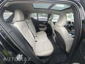 2023 Volvo XC40 B5 Plus Bright Theme – miniatura 16