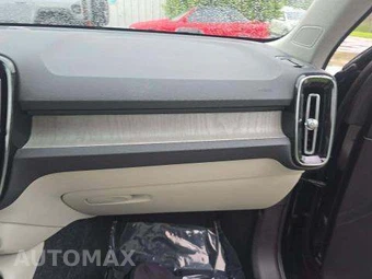 2023 Volvo XC40 B5 Plus Bright Theme – miniatura 19