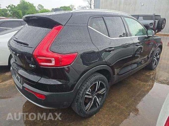 2023 Volvo XC40 B5 Plus Bright Theme – miniatura 3