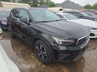 2023 Volvo XC40 B5 Plus Bright Theme – miniatura 4