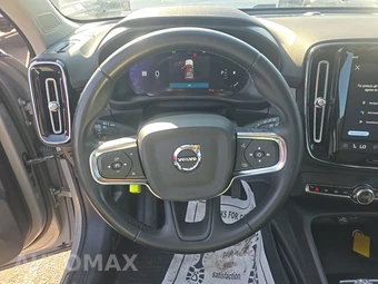 2023 Volvo XC40 B5 Plus Bright Theme - miniatura 10