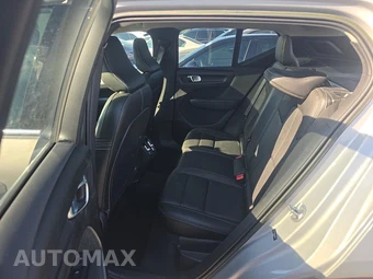 2023 Volvo XC40 B5 Plus Bright Theme - miniatura 13