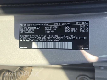 2023 Volvo XC40 B5 Plus Bright Theme - miniatura 14