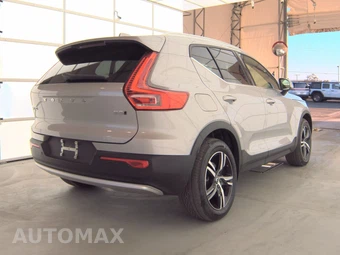 2023 Volvo XC40 B5 Plus Bright Theme - miniatura 4