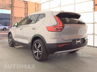 2023 Volvo XC40 B5 Plus Bright Theme - miniatura 6