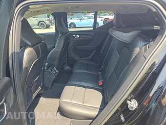 2023 Volvo XC40 B5 Plus Bright Theme – miniatura 13