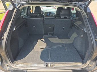 2023 Volvo XC40 B5 Plus Bright Theme – miniatura 16
