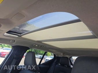2023 Volvo XC40 B5 Plus Bright Theme – miniatura 17