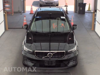 2023 Volvo XC40 B5 Plus Bright Theme – miniatura 2