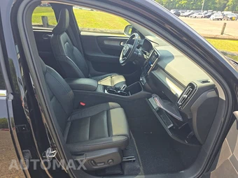 2023 Volvo XC40 B5 Plus Bright Theme – miniatura 8