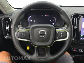 2023 Volvo XC40 B5 Plus Bright Theme – miniatura 10