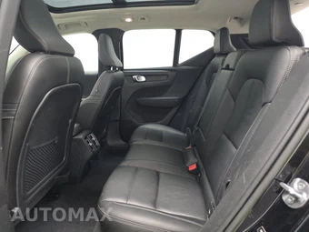 2023 Volvo XC40 B5 Plus Bright Theme – miniatura 13