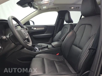 2023 Volvo XC40 B5 Plus Bright Theme – miniatura 7