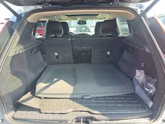 2023 Volvo XC40 B5 Plus Bright Theme – miniatura 16