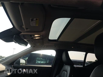 2023 Volvo XC40 B5 Plus Bright Theme – miniatura 17