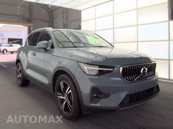 2023 Volvo XC40 B5 Plus Bright Theme – miniatura 3