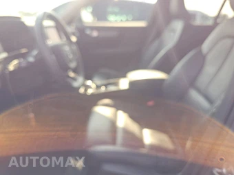 2023 Volvo XC40 B5 Plus Bright Theme – miniatura 7