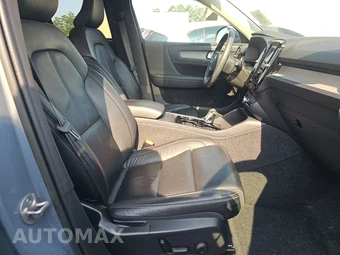 2023 Volvo XC40 B5 Plus Bright Theme – miniatura 8
