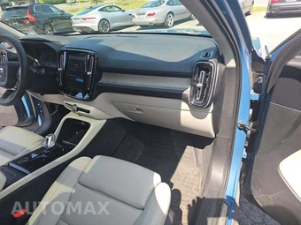 2023 Volvo XC40 B5 Plus Bright Theme – miniatura 19