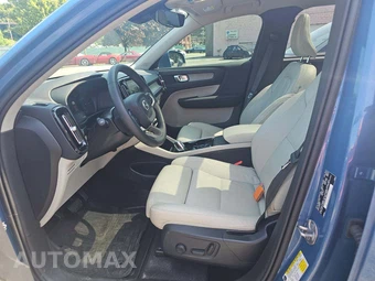 2023 Volvo XC40 B5 Plus Bright Theme – miniatura 6