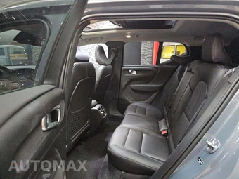 2023 Volvo XC40 B5 Plus Bright Theme - miniatura 13
