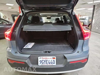 2023 Volvo XC40 B5 Plus Bright Theme - miniatura 14
