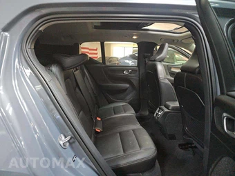2023 Volvo XC40 B5 Plus Bright Theme - miniatura 16