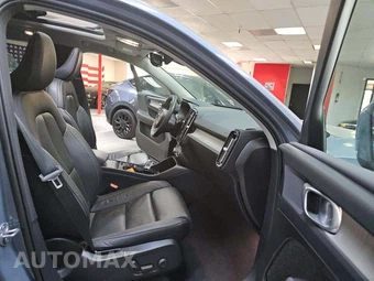 2023 Volvo XC40 B5 Plus Bright Theme - miniatura 18