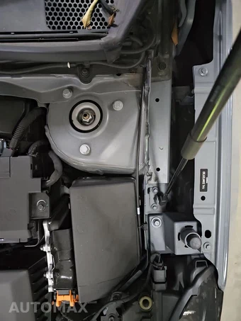 2023 Volvo XC40 B5 Plus Bright Theme - miniatura 25