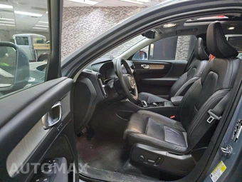 2023 Volvo XC40 B5 Plus Bright Theme - miniatura 6