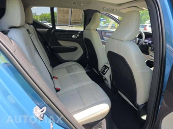 2023 Volvo XC40 B5 Plus Bright Theme – miniatura 16
