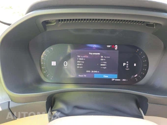 2023 Volvo XC40 B5 Plus Bright Theme – miniatura 9
