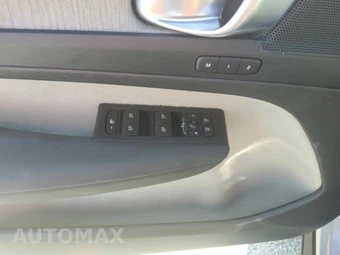 2023 Volvo XC40 B5 Plus Bright Theme – miniatura 10