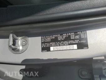 2023 Volvo XC40 B5 Plus Bright Theme – miniatura 12