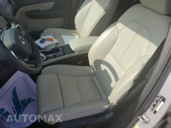2023 Volvo XC40 B5 Plus Bright Theme – miniatura 13