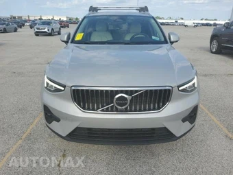 2023 Volvo XC40 B5 Plus Bright Theme – miniatura 2