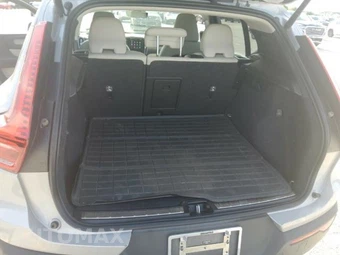 2023 Volvo XC40 B5 Plus Bright Theme – miniatura 23