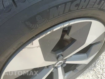 2023 Volvo XC40 B5 Plus Bright Theme – miniatura 29