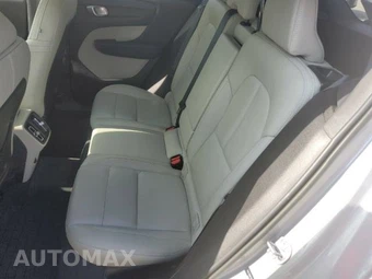 2023 Volvo XC40 B5 Plus Bright Theme – miniatura 8